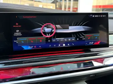 BMW 740 d xDrive MSPORT CRYSTAL ICONIC KLIMASITZ B&W