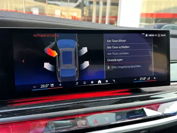 BMW 740 d xDrive MSPORT CRYSTAL ICONIC KLIMASITZ B&W