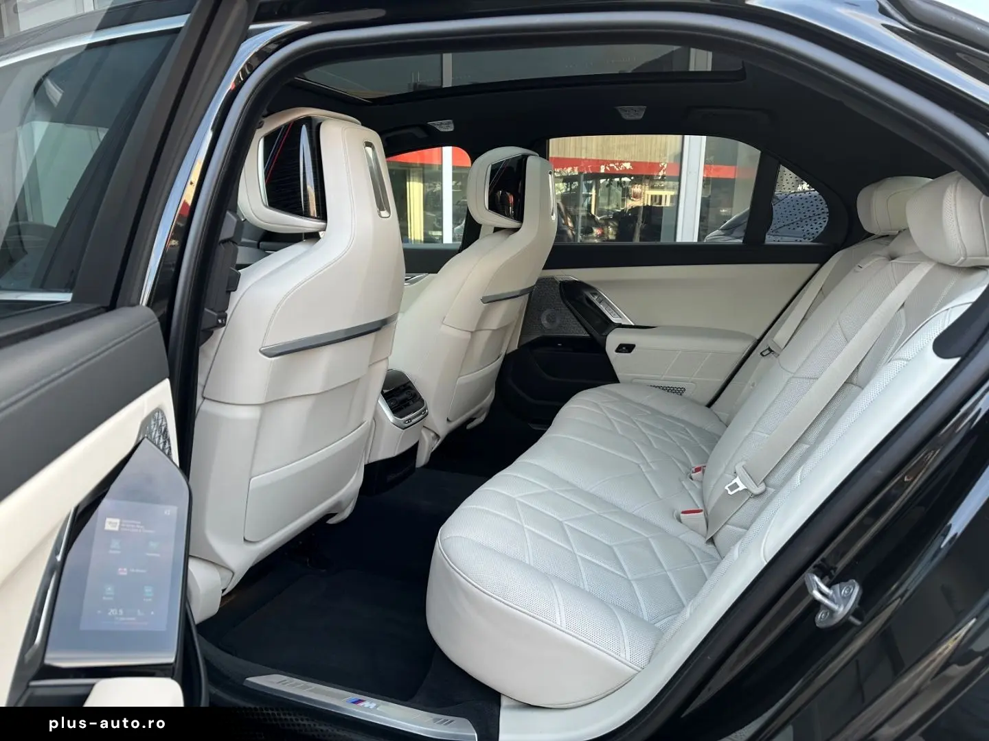 BMW 740 d xDrive MSPORT CRYSTAL ICONIC KLIMASITZ B&W