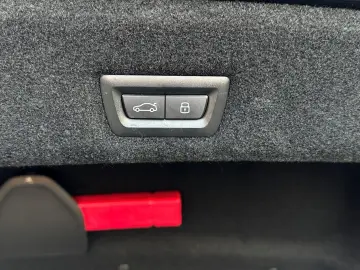 BMW 740 d xDrive MSPORT CRYSTAL ICONIC KLIMASITZ B&W