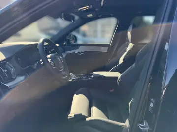 Volvo XC90 B5 Plus Black AWD 7 Locuri