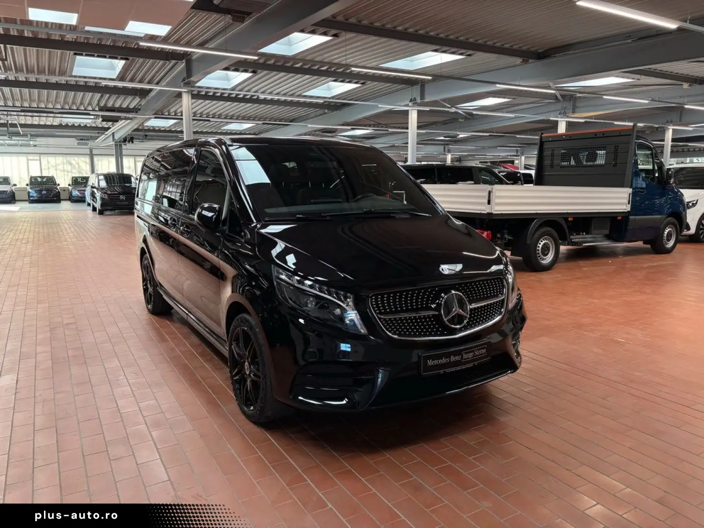 MERCEDES-BENZ V 300 d lang AMG Allrad AHK 2 5 t Panorama