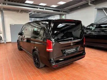 MERCEDES-BENZ V 300 d lang AMG Allrad AHK 2 5 t Panorama