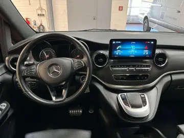 MERCEDES-BENZ V 300 d lang AMG Allrad AHK 2 5 t Panorama