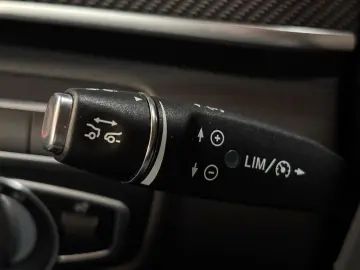 MERCEDES-BENZ V 300 d lang AMG Allrad AHK 2 5 t Panorama