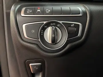 MERCEDES-BENZ V 300 d lang AMG Allrad AHK 2 5 t Panorama