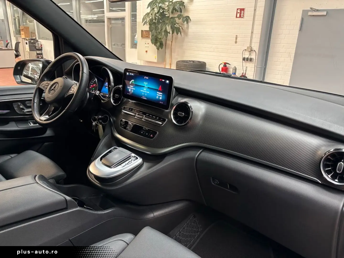 MERCEDES-BENZ V 300 d lang AMG Allrad AHK 2 5 t Panorama