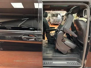 MERCEDES-BENZ V 300 d lang AMG Allrad AHK 2 5 t Panorama