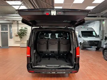 MERCEDES-BENZ V 300 d lang AMG Allrad AHK 2 5 t Panorama