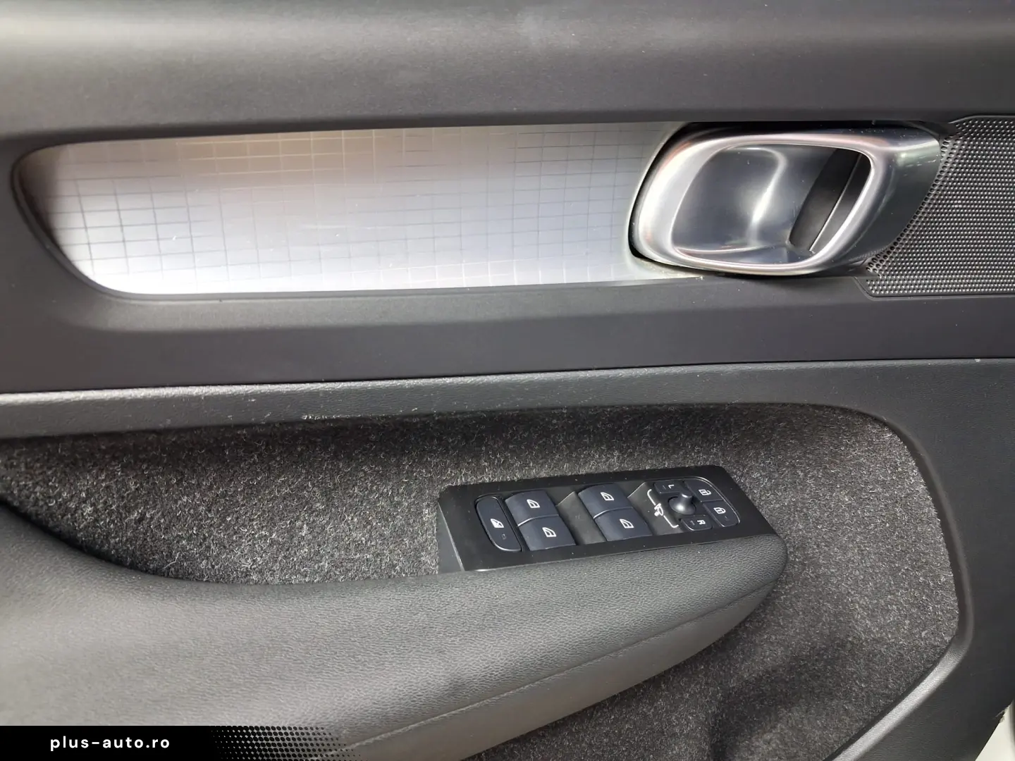 VOLVO XC 40 MOMENTUM HYBRID B4 MHEV  2.0TI  197CP 2021