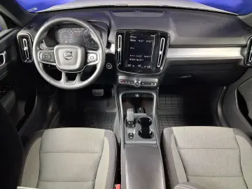 VOLVO XC 40 MOMENTUM HYBRID B4 MHEV  2.0TI  197CP 2021