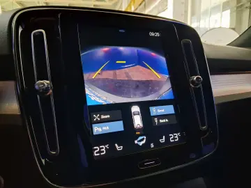 VOLVO XC 40 MOMENTUM HYBRID B4 MHEV  2.0TI  197CP 2021