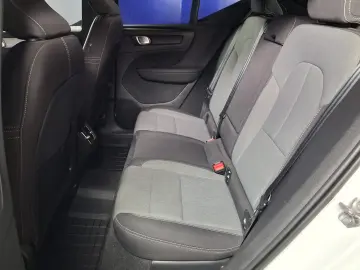 VOLVO XC 40 MOMENTUM HYBRID B4 MHEV  2.0TI  197CP 2021