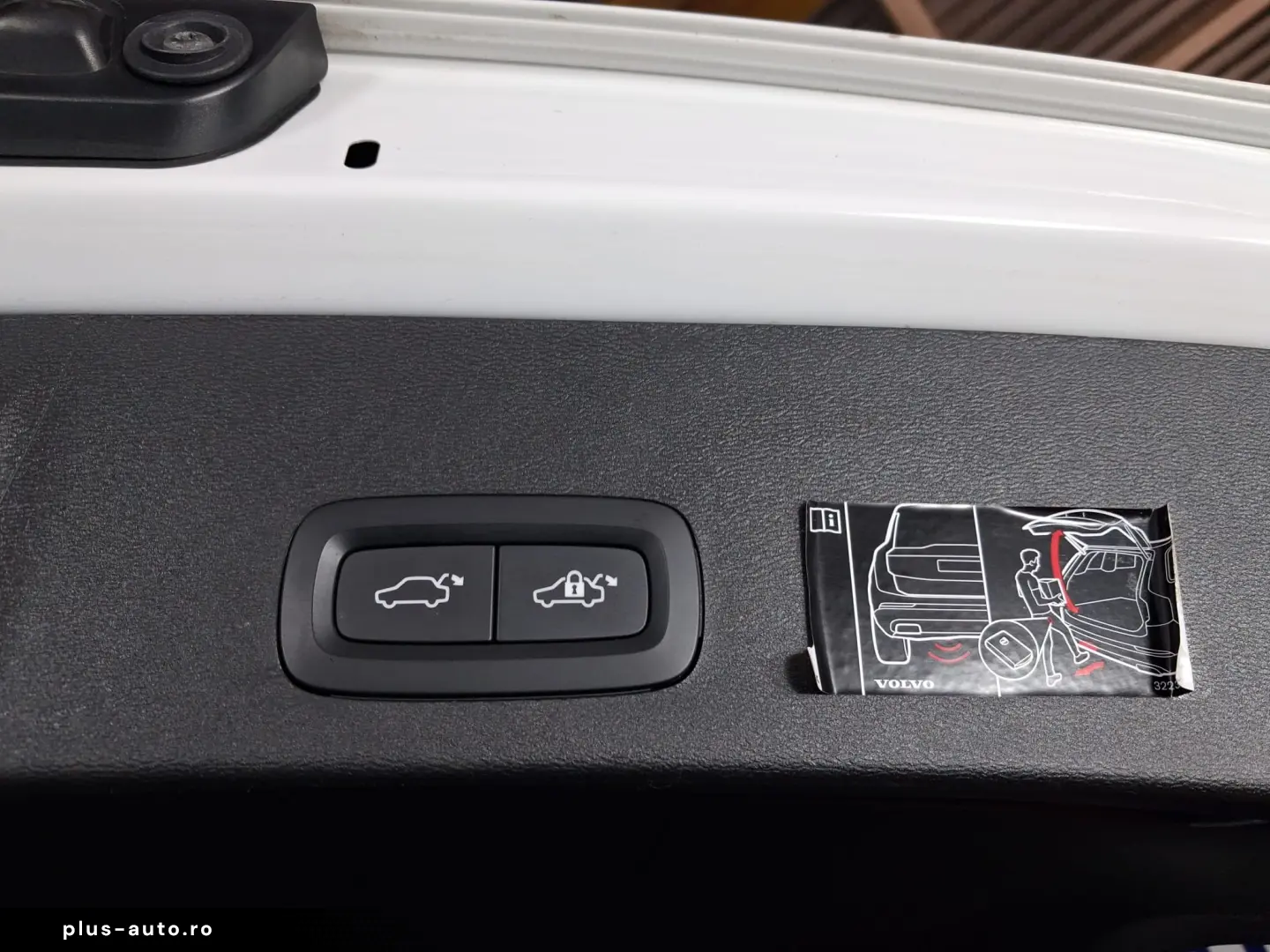 VOLVO XC 40 MOMENTUM HYBRID B4 MHEV  2.0TI  197CP 2021