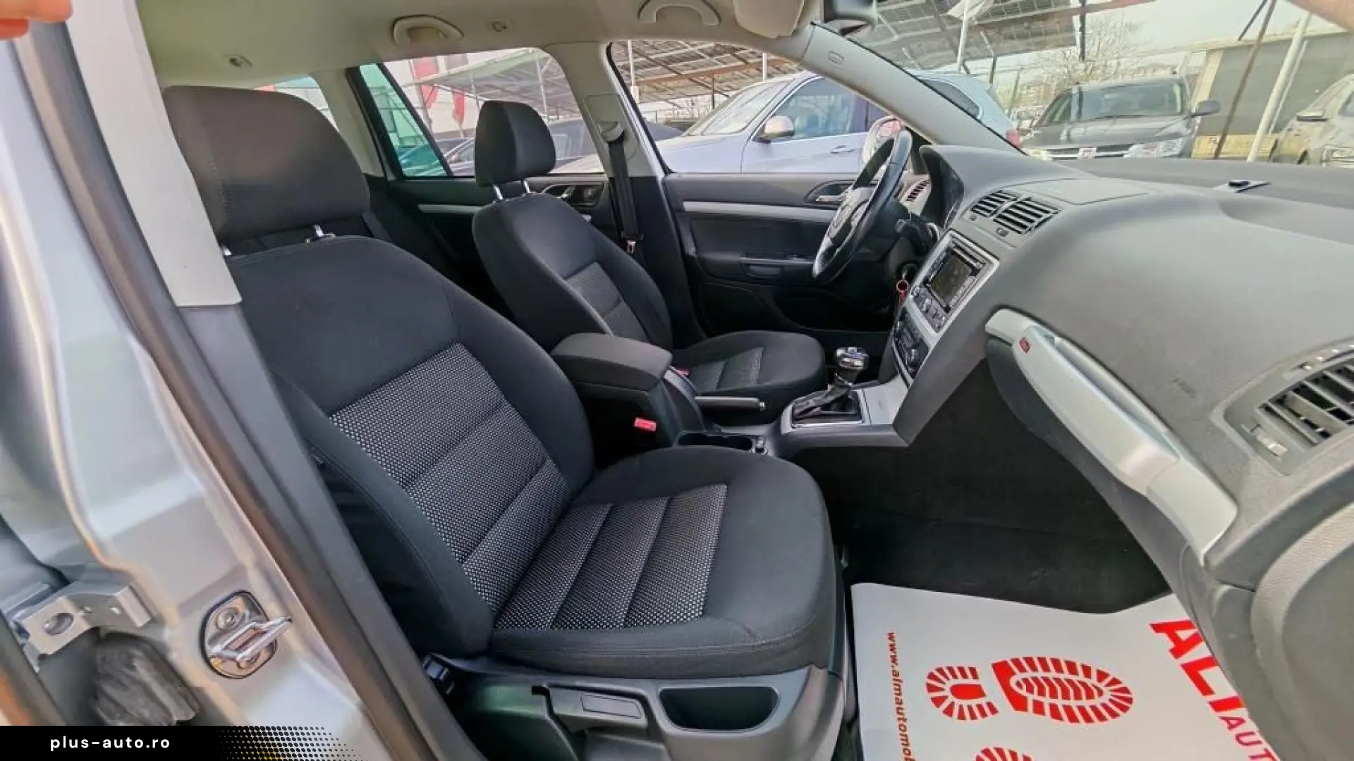 Skoda Octavia Scout 4x4 Diesel Automat 2012 - Rate   Credit