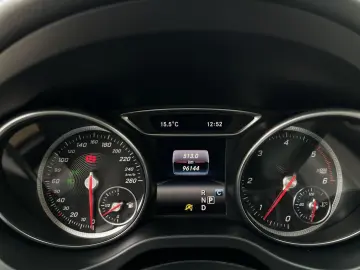 Mercedes-Benz CLA 200 d 7G-DCT Urban