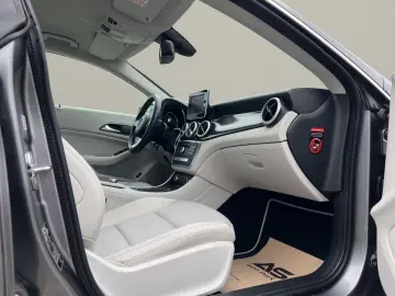 Mercedes-Benz CLA 200 d 7G-DCT Urban