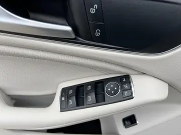 Mercedes-Benz CLA 200 d 7G-DCT Urban