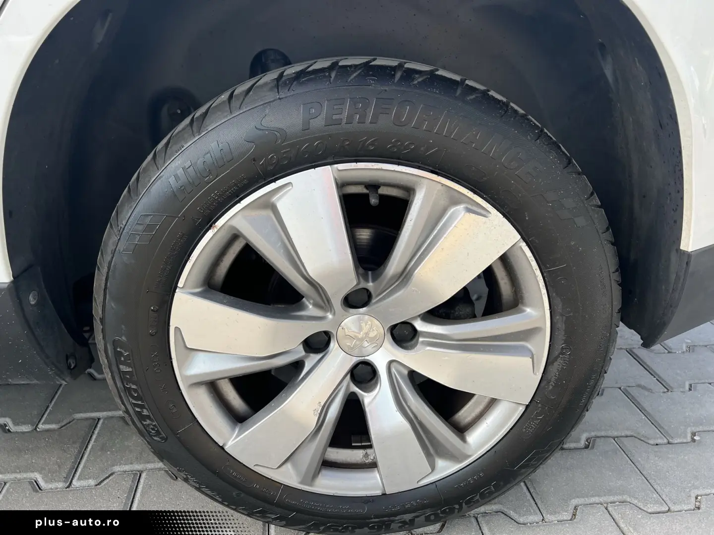 Peugeot 2008 1.6 Blue-HDi Style