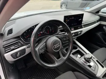 Audi A4 Avant 30 TDI S tronic