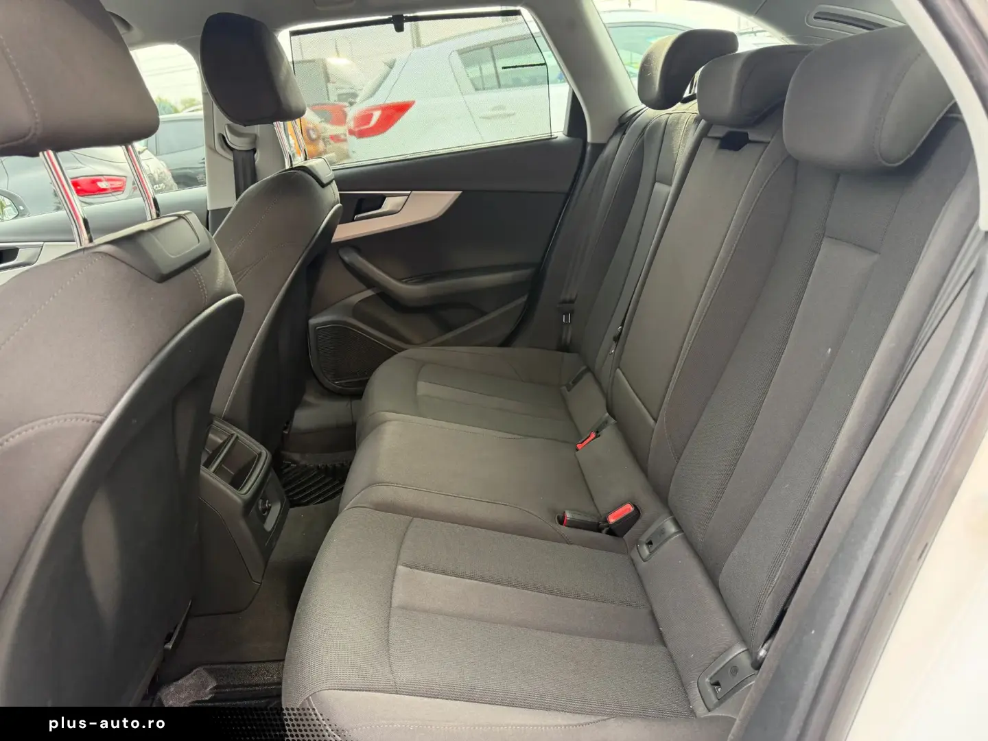 Audi A4 Avant 30 TDI S tronic