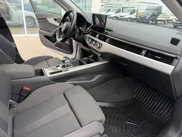 Audi A4 Avant 30 TDI S tronic