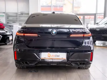 BMW Seria 7 M760e xDrive G70