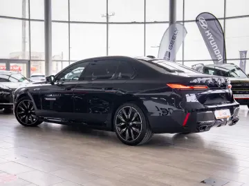 BMW Seria 7 M760e xDrive G70