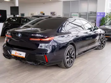 BMW Seria 7 M760e xDrive G70