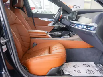 BMW Seria 7 M760e xDrive G70