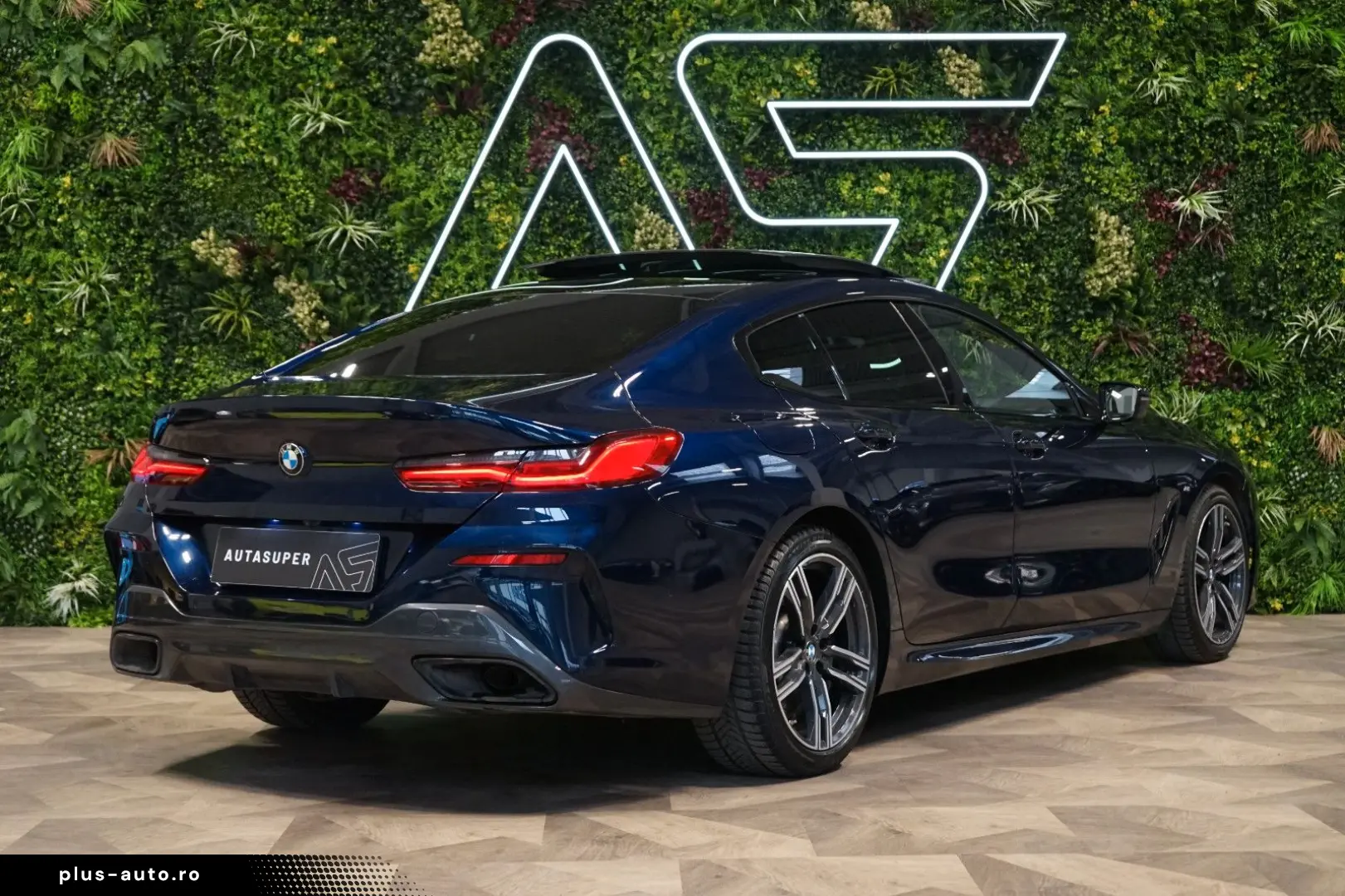 BMW 840i XDRIVE B&W PANO HUD CARBON 43.636 € NETTO