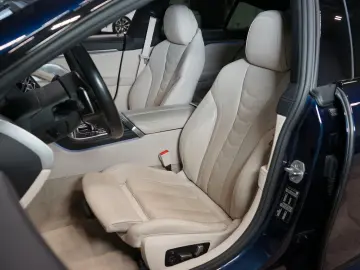 BMW 840i XDRIVE B&W PANO HUD CARBON 43.636 € NETTO