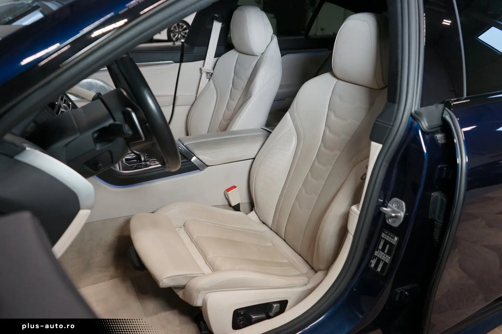 BMW 840i XDRIVE B&W PANO HUD CARBON 43.636 € NETTO