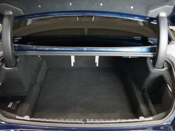 BMW 840i XDRIVE B&W PANO HUD CARBON 43.636 € NETTO