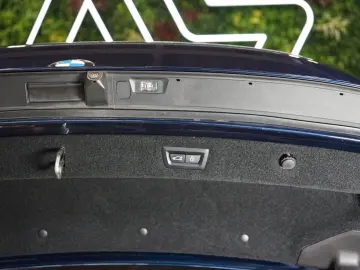 BMW 840i XDRIVE B&W PANO HUD CARBON 43.636 € NETTO