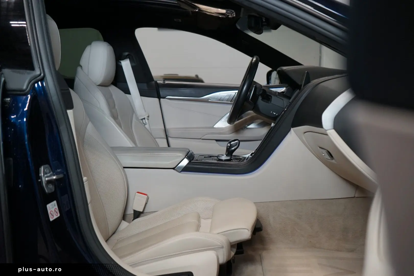 BMW 840i XDRIVE B&W PANO HUD CARBON 43.636 € NETTO