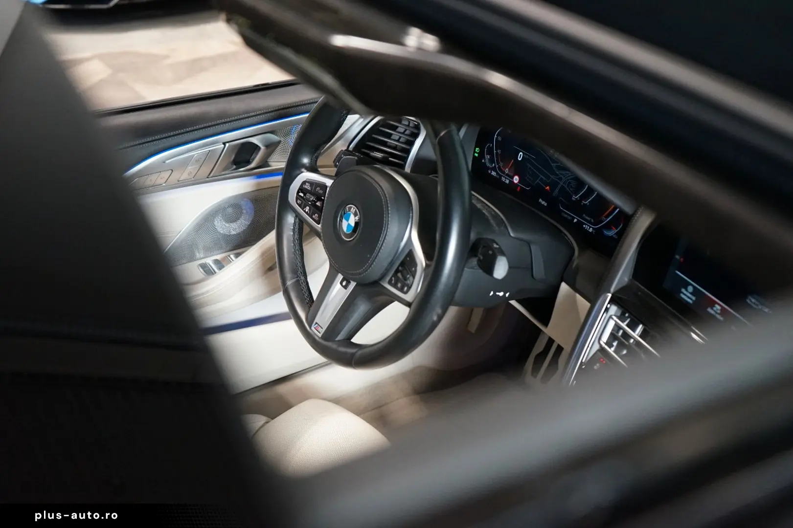 BMW 840i XDRIVE B&W PANO HUD CARBON 43.636 € NETTO