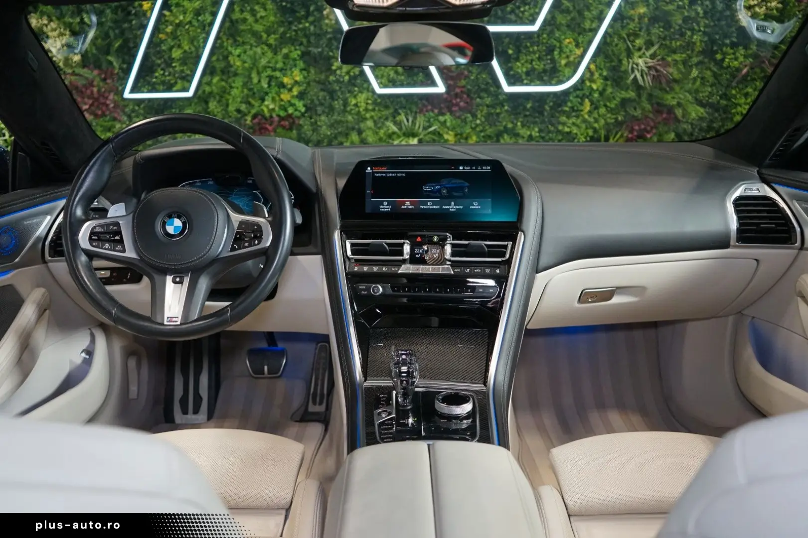 BMW 840i XDRIVE B&W PANO HUD CARBON 43.636 € NETTO