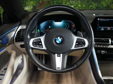 BMW 840i XDRIVE B&W PANO HUD CARBON 43.636 € NETTO