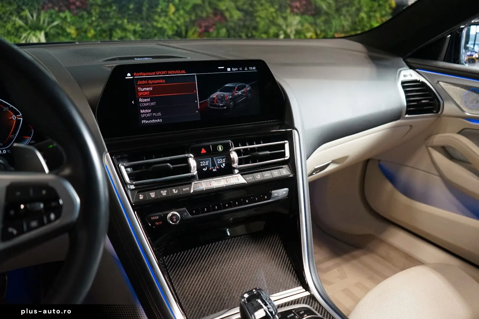 BMW 840i XDRIVE B&W PANO HUD CARBON 43.636 € NETTO