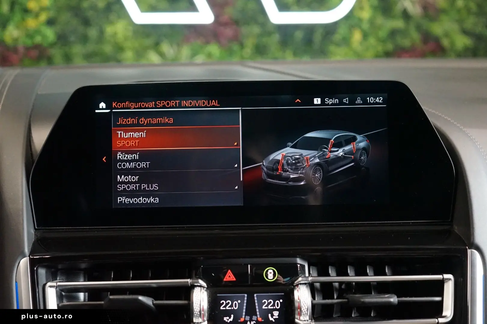 BMW 840i XDRIVE B&W PANO HUD CARBON 43.636 € NETTO