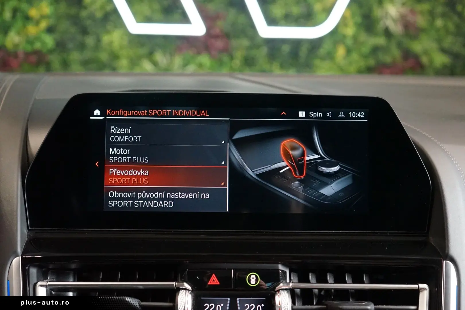 BMW 840i XDRIVE B&W PANO HUD CARBON 43.636 € NETTO