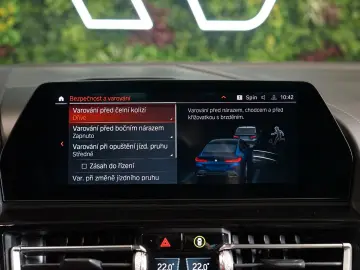 BMW 840i XDRIVE B&W PANO HUD CARBON 43.636 € NETTO