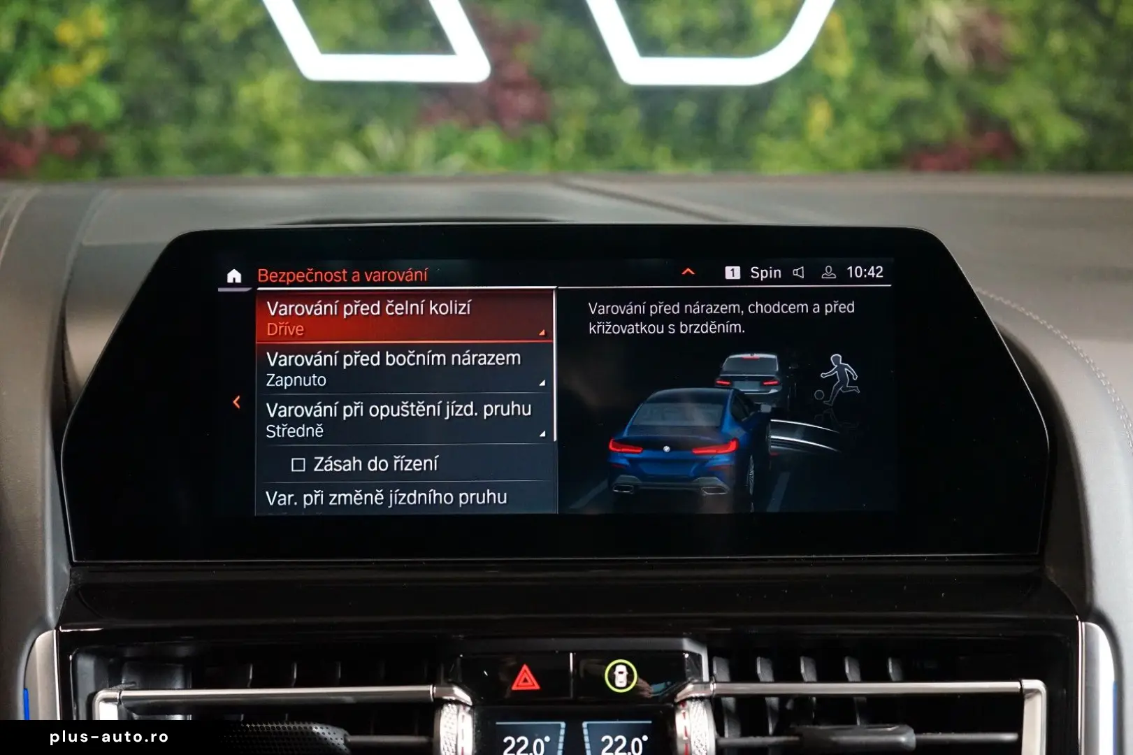 BMW 840i XDRIVE B&W PANO HUD CARBON 43.636 € NETTO