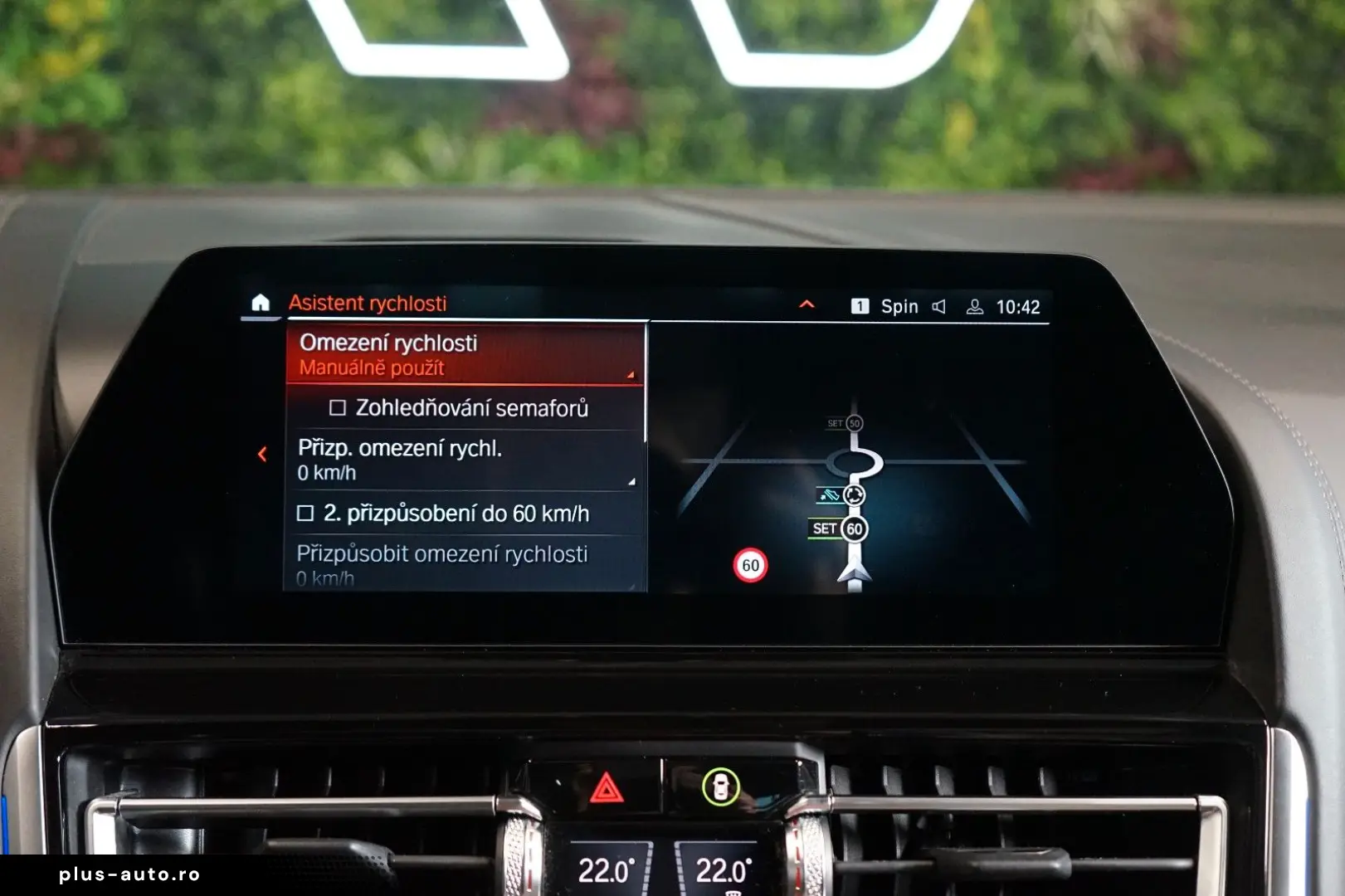 BMW 840i XDRIVE B&W PANO HUD CARBON 43.636 € NETTO