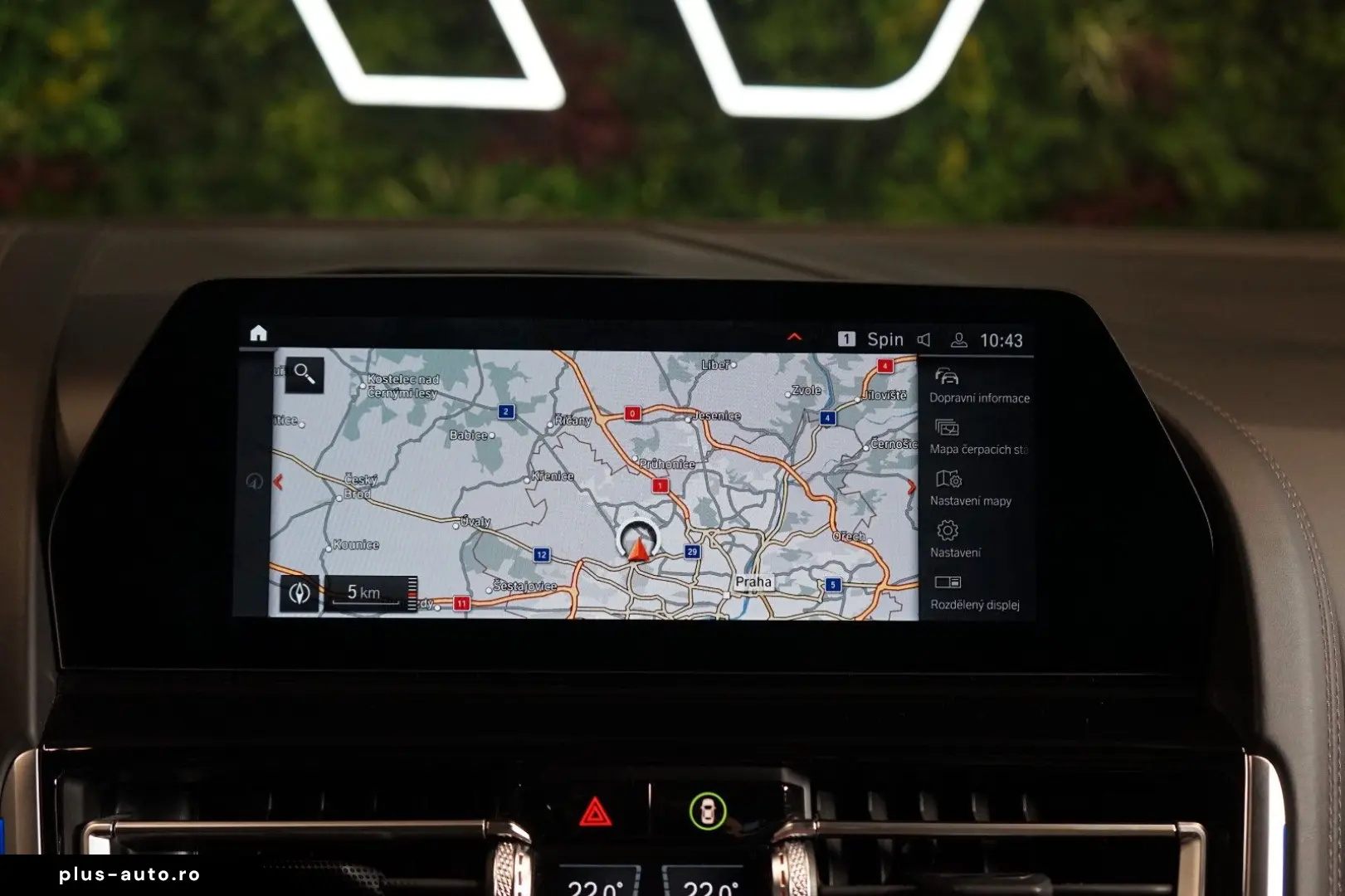 BMW 840i XDRIVE B&W PANO HUD CARBON 43.636 € NETTO