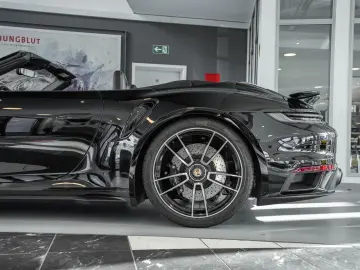PORSCHE 992.1 Turbo Cabriolet   CARBON   APPROVED