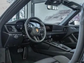 PORSCHE 992.1 GTS Cabriolet   2. Hand   Approved 01 27