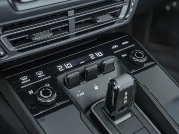 PORSCHE 992.1 GTS Cabriolet   2. Hand   Approved 01 27