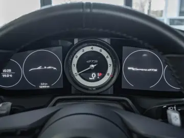 PORSCHE 992.1 GTS Cabriolet   2. Hand   Approved 01 27